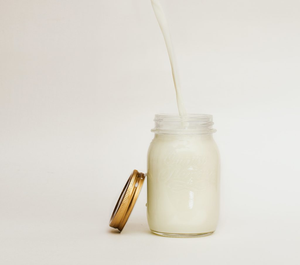Comparing Oat Milk vs Almond Milk The Most Sustainable Choice The